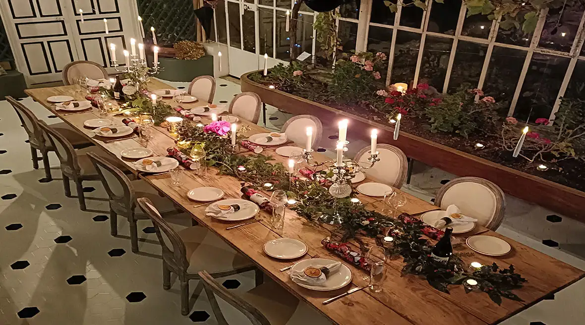 A table in Château Trois Cloches