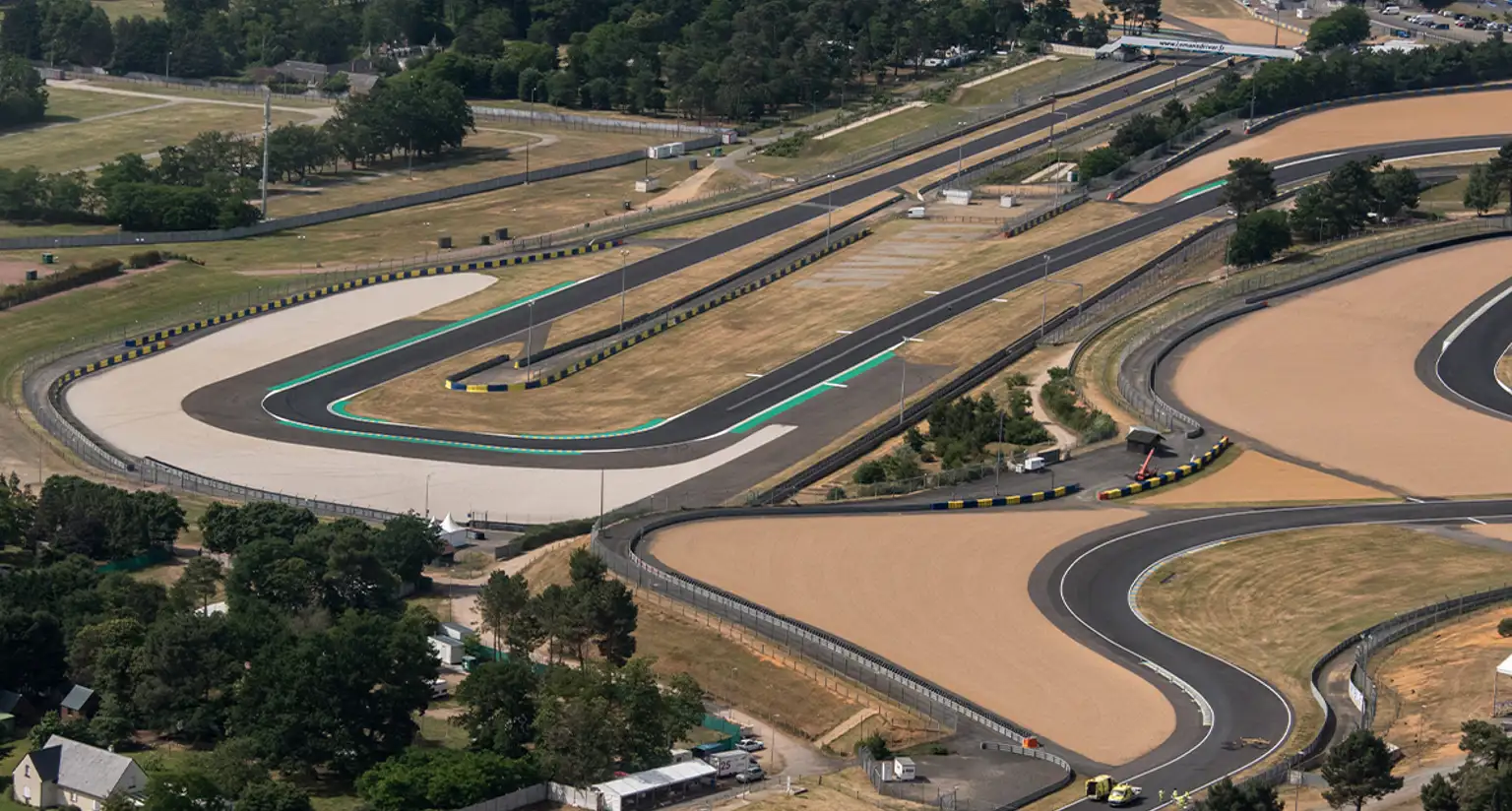 The Complete Guide to Le Mans